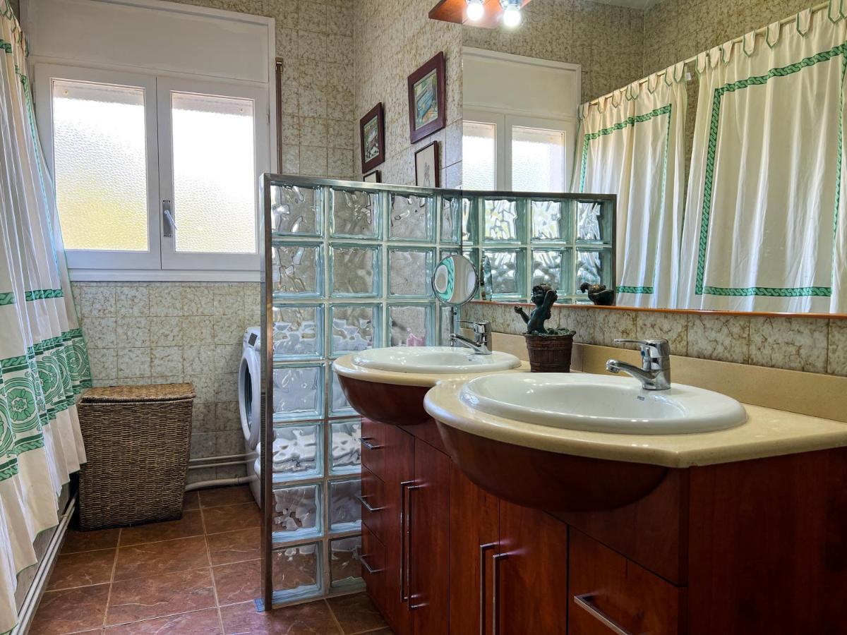 Villa Vivalidays Casa Ricardo à Sant Cebrià de Vallalta Extérieur photo
