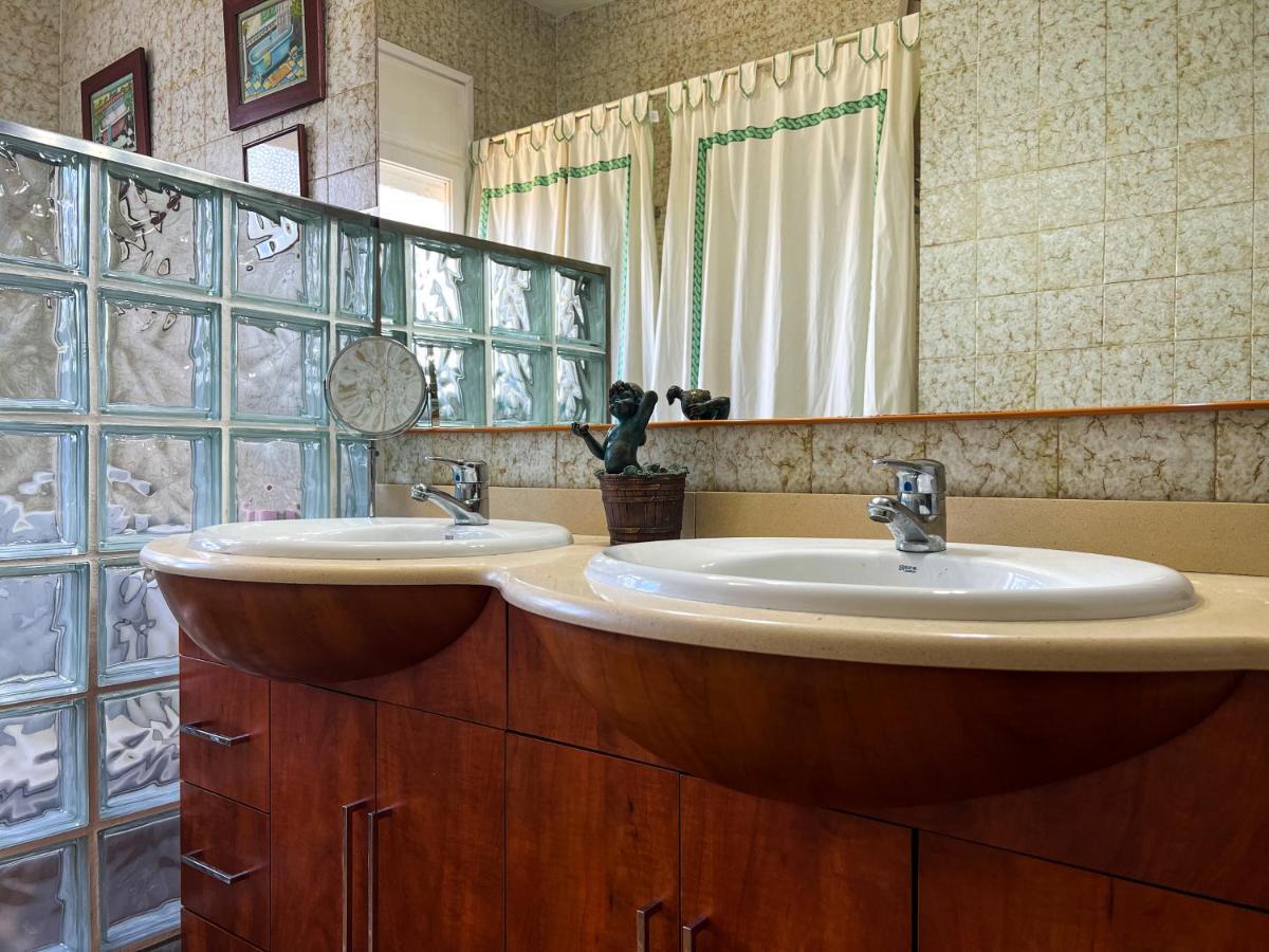 Villa Vivalidays Casa Ricardo à Sant Cebrià de Vallalta Extérieur photo
